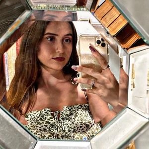 Meet your Posher, Alexis